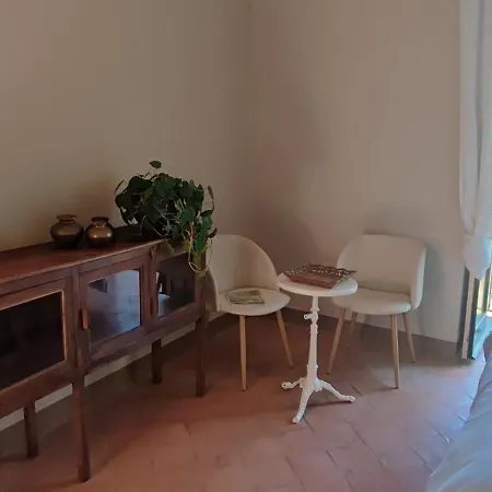 Lally's Garden Bed and Breakfast