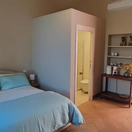 Lally's Garden Bed and Breakfast Σορέντο