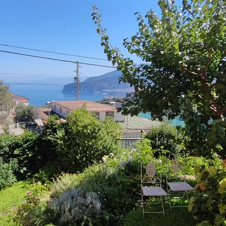 Lally's Garden 3* Σορέντο