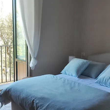 Lally's Garden Oda ve Kahvaltı Sorrento