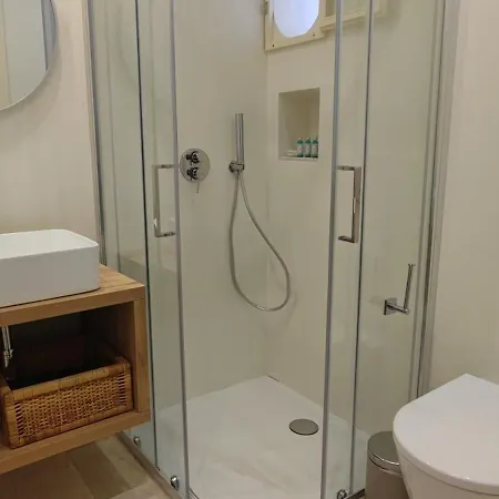 Lally's Garden Bed & Breakfast 3*