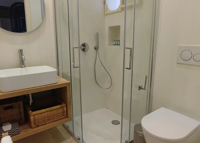 Lally's Garden Bed & Breakfast 3*