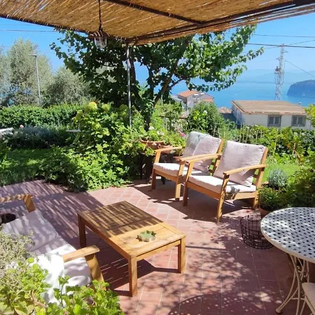 Couette-café Lally's Garden Sorrente
